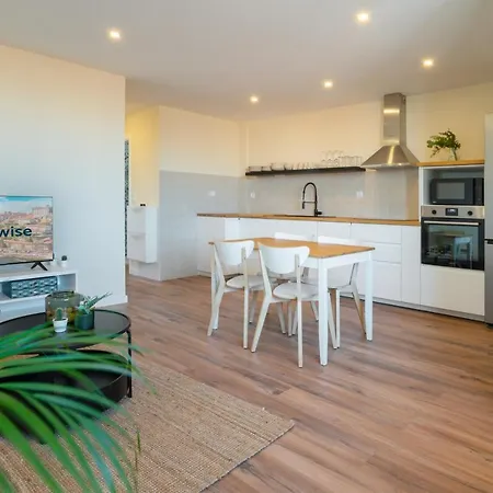 Apartment Host Wise - Fantastic Contemporary Flat W Balcony Porto