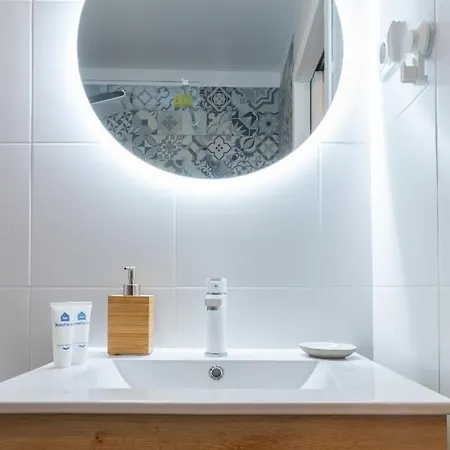 Host Wise - Fantastic Contemporary Flat W Balcony * Porto