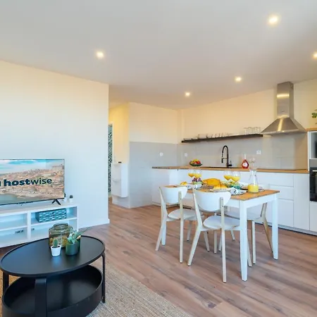 Apartment Host Wise - Fantastic Contemporary Flat W Balcony Porto